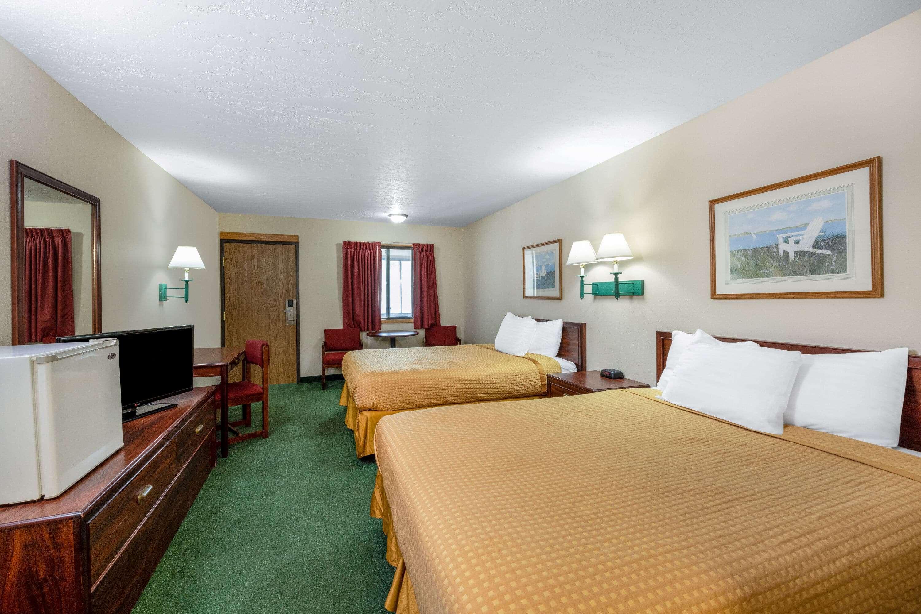 Travelodge By Wyndham Spirit Lake/Okoboji Ngoại thất bức ảnh