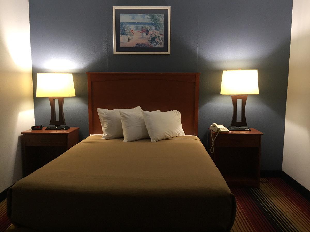 Travelodge By Wyndham Spirit Lake/Okoboji Ngoại thất bức ảnh